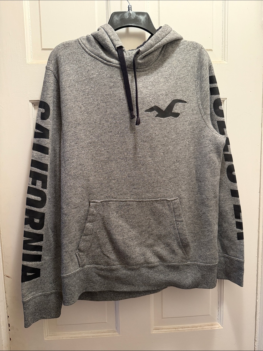 Hollister Men's Gray Pullover Hoodie - California Sleeve Logo